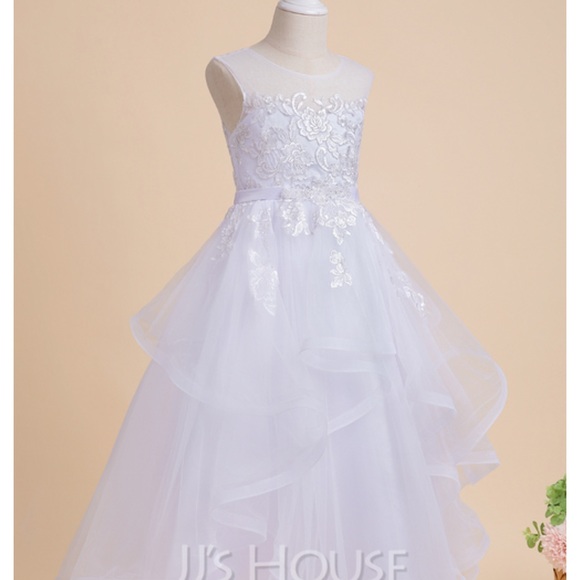 Flower girl/ special occasion dress ivory/white with tiered toole - Picture 4 of 12